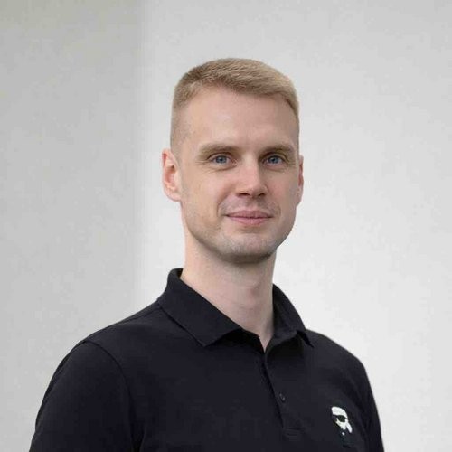 Юрий Петров