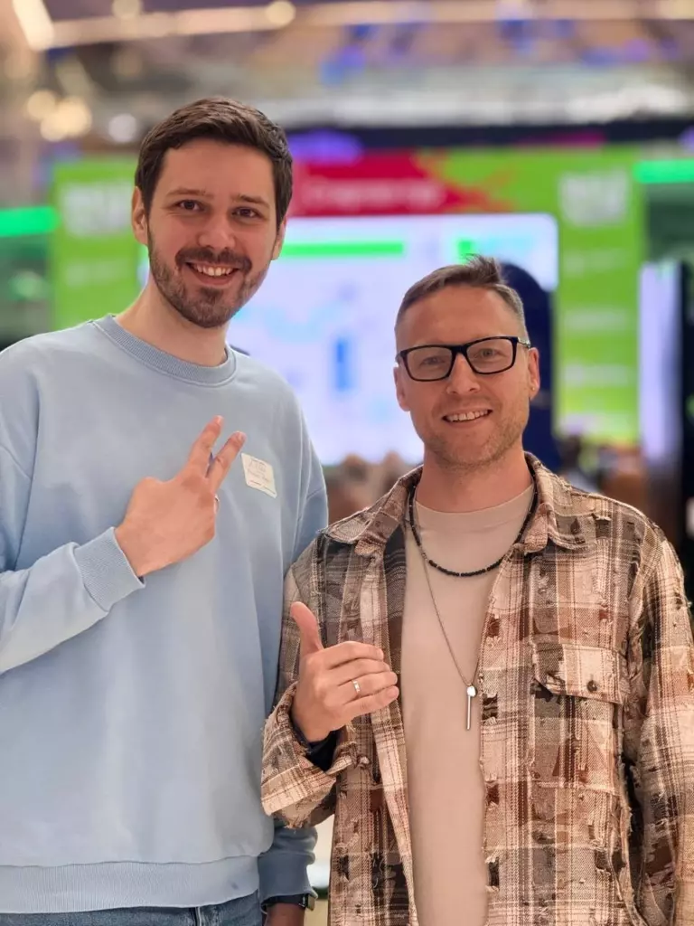 Дмитрий Беговатов (основатель Product Radar) и Антон Пронин (Malina VC) на Startup Village 2026